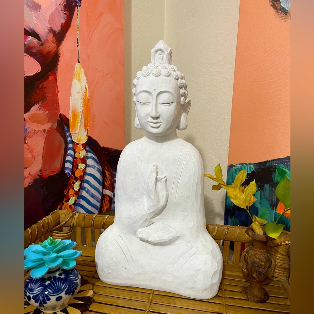 White Peaceful Buddha Sculpture